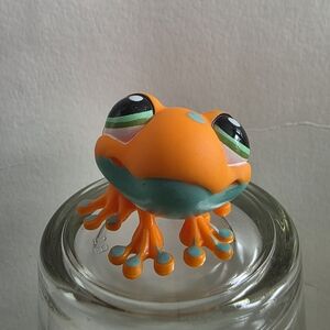 2/$20 Littlest Pet Shop Authentic # 1570 Orange Aqua Spotted Frog Green Eyes